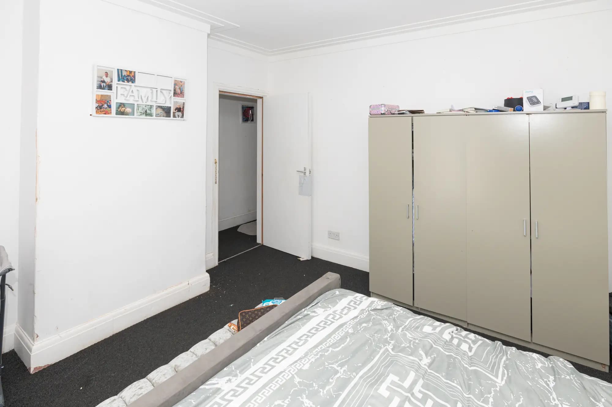 property photo 14 of 32